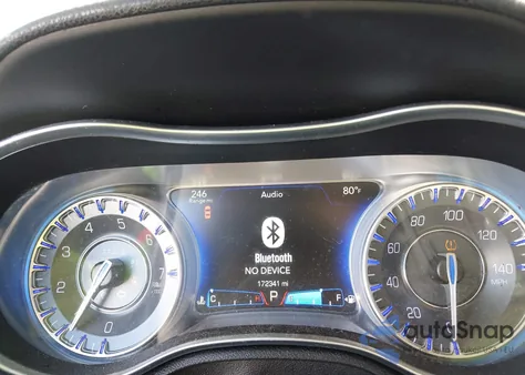 2015 Chrysler 300 Limited z USA, uszkodzony, nr VIN 2C3CCAAG0FH786770